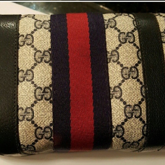 Authentic Monogram Gucci - Picture 2 of 3